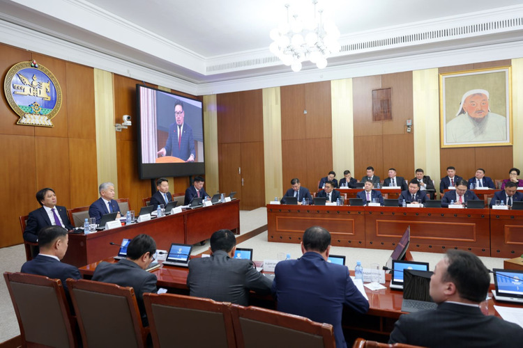 Төр цэгцэрч байж, эдийн засгийн өсөлт иргэдэд хүрнэ